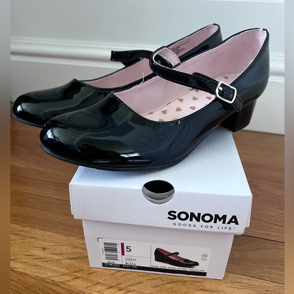 Black Patent Girls Dress shoes Sonoma Lizzyy- Like new!